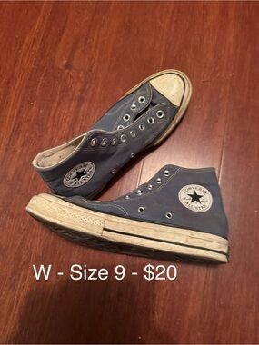 Converse women’s Navy Blue High-Top Sneakers. Needs laces